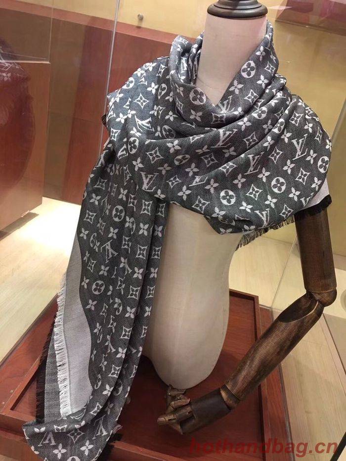 Louis Vuitton Scarf LVS00180